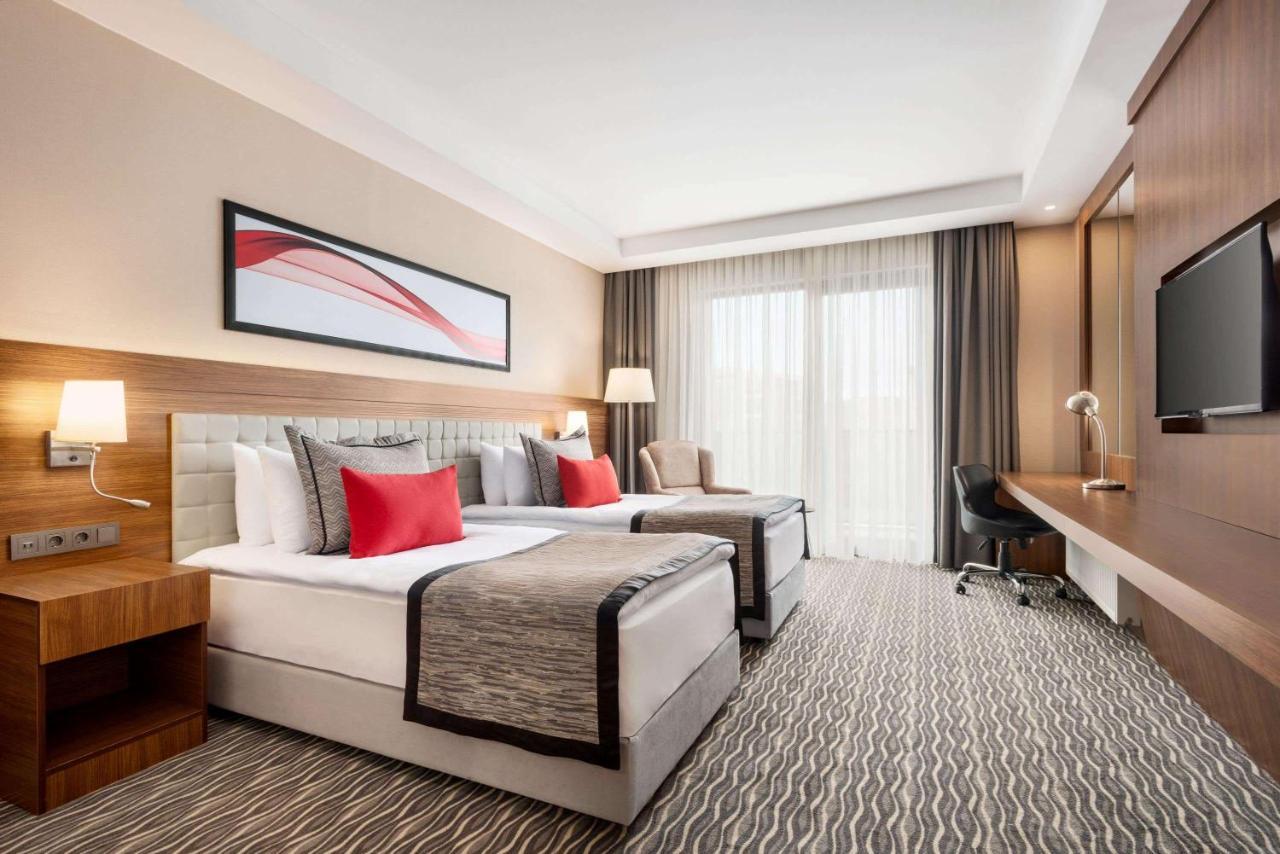 Hotel Ramada By Wyndham Nigde Esterno foto