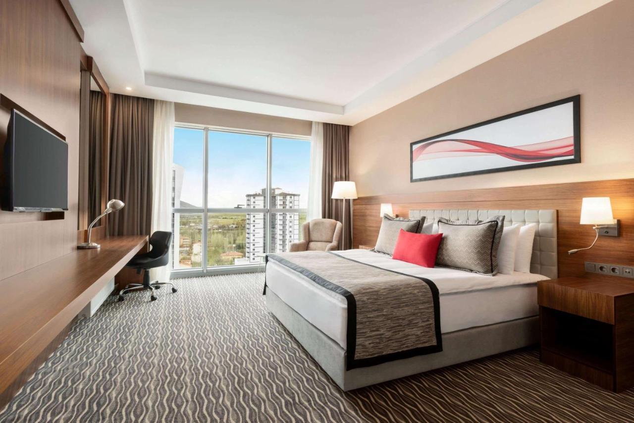 Hotel Ramada By Wyndham Nigde Esterno foto
