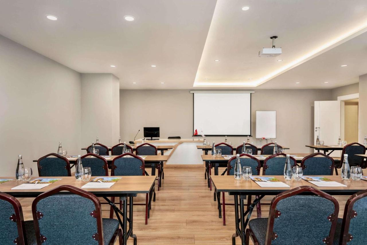 Hotel Ramada By Wyndham Nigde Esterno foto