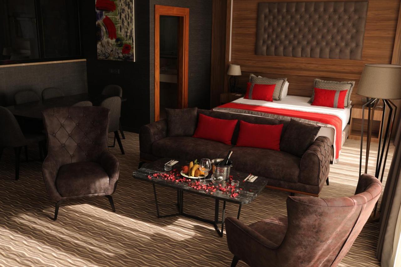 Hotel Ramada By Wyndham Nigde Esterno foto