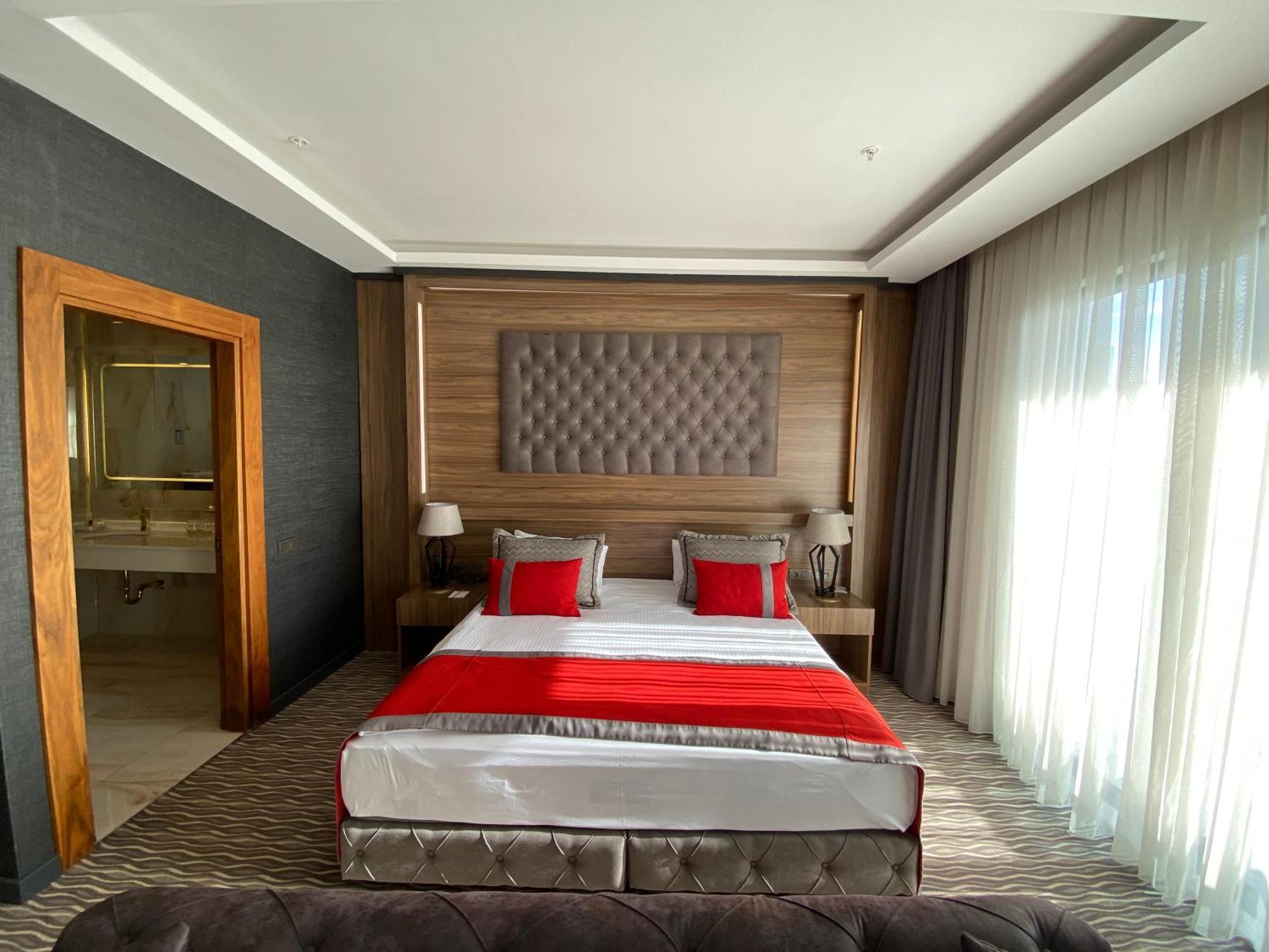 Hotel Ramada By Wyndham Nigde Esterno foto