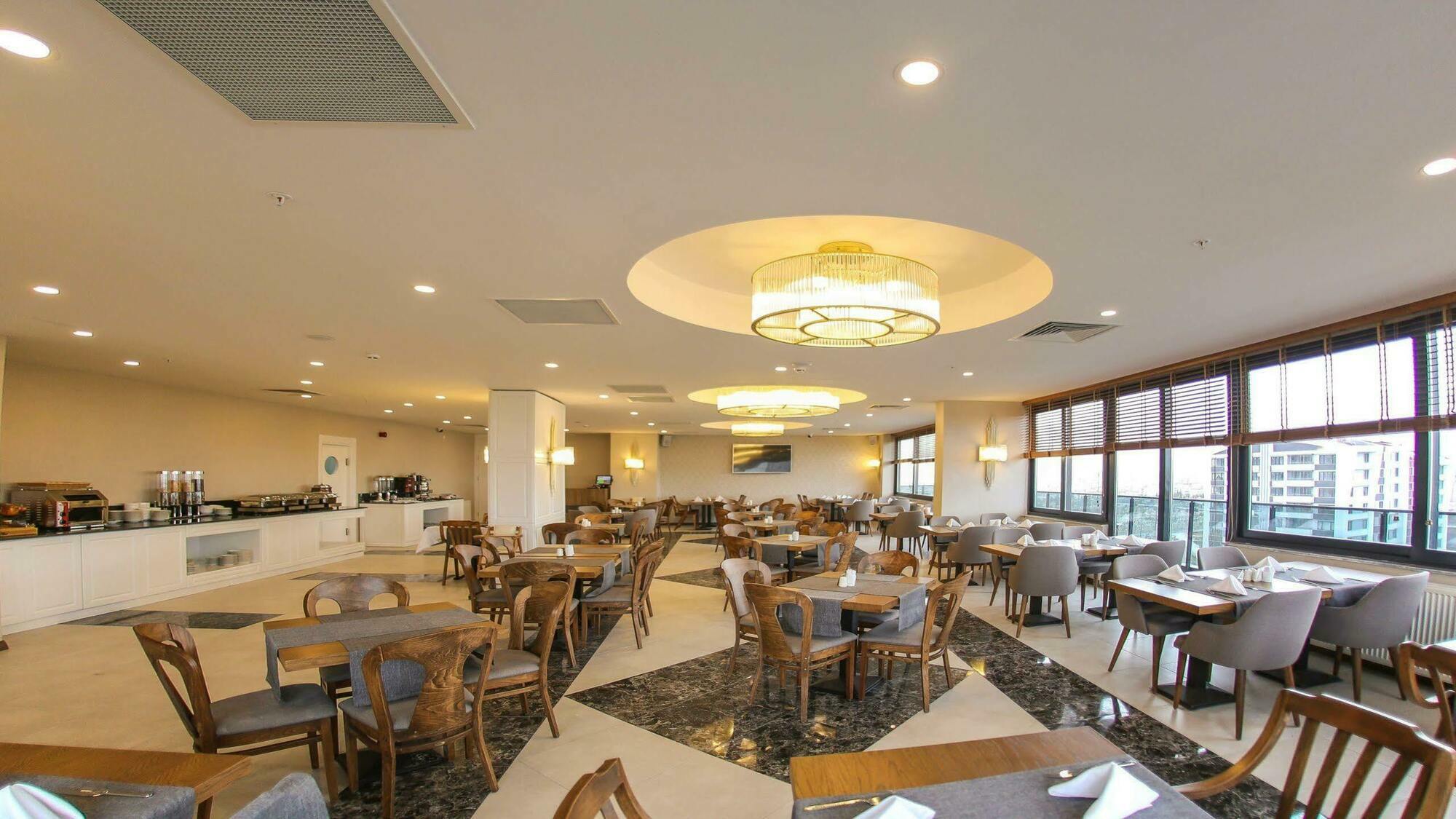 Hotel Ramada By Wyndham Nigde Esterno foto