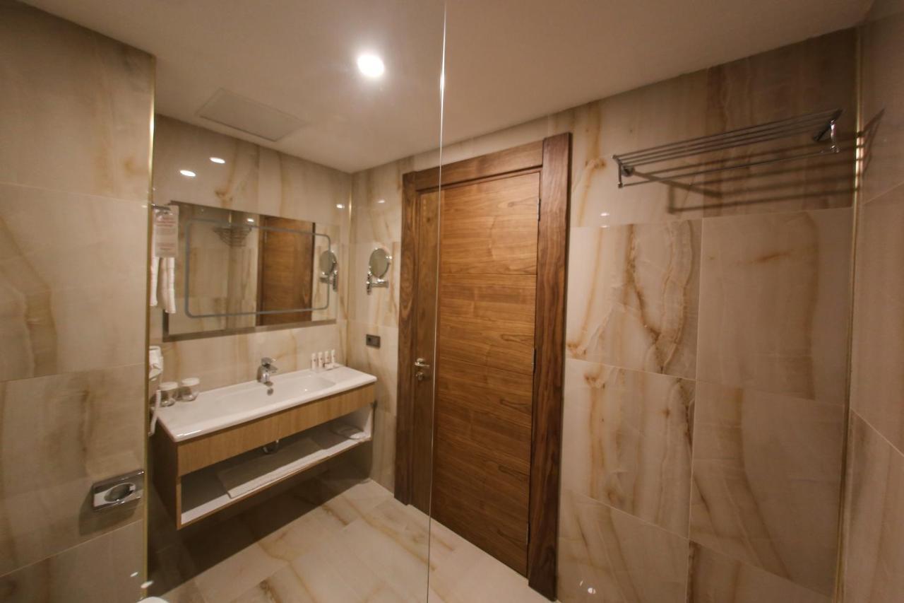 Hotel Ramada By Wyndham Nigde Esterno foto